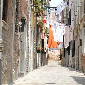 veneziacentopercento-apartments.hotelinveneto.com/